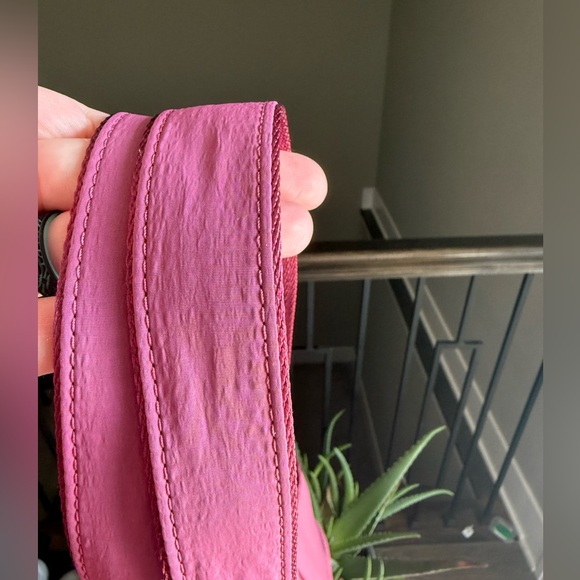 NWOT Lululemon Daily Multi-Pocket Tote 20L in WASHED MAUVE - Picture 4 of 5